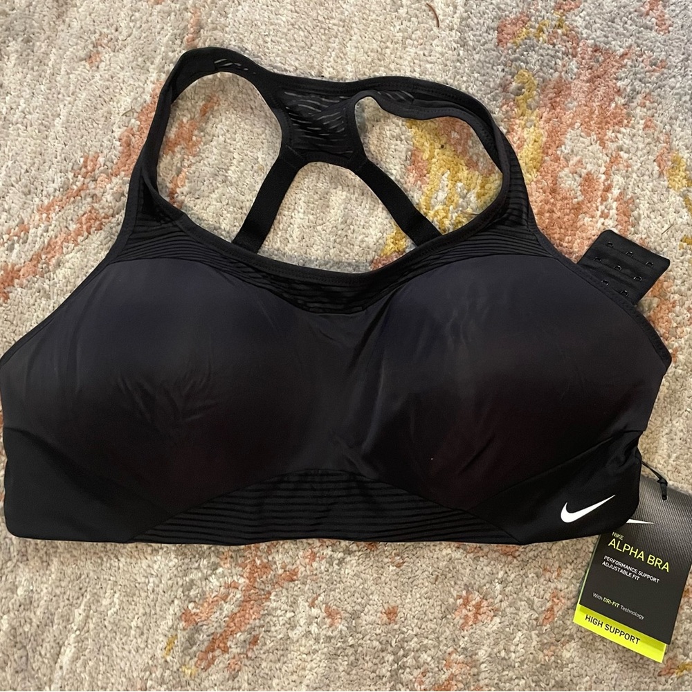 Nike Women's Black Alpha Bra